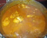 Foto del paso 5 de la receta: Muslos y contramuslos en salsa de tomate y un plus
