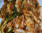 Foto langkah ke 6 dari resep Kimci Daun Bawang dan Sawi Putih.