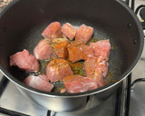 Foto del paso 1 de la receta: Guiso de cerdo 🐷