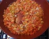 Foto del paso 3 de la receta: Perico de tomate y cebolla