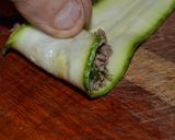 Foto del paso 4 de la receta: Rollitos de zucchini encurtidos