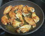 Foto del paso 3 de la receta: Alitas Picantonas al ajillo con salsa de Chile