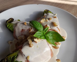 Foto del paso 2 de la receta: Cogollos en camisa a la plancha con crema de nuez y anchoas