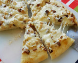 Foto langkah ke 9 dari resep Chicken & Bacon Pizza.