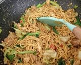 Foto langkah ke 10 dari resep Mie Goreng Nyemek.