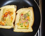 A picture of step 4 of Soyayyan bread da qwai.