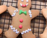 Une image de l'étape 9 de Biscuits bonshommes de Noël en pain d’épices.