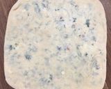 A picture of step 5 of Paneer paratha.