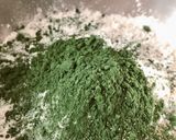 Hình bước làm 1 của món Pissaladière - Bánh Mì Dẹt Spirulina Nhân Hành Caramel