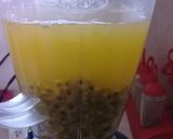 Foto del paso 3 de la receta: Agua de maracuyá o fruta de la pasión 🥃