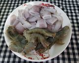 Hình bước làm 1 của món Canh chua tôm mực