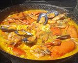 Foto del paso 18 de la receta Paella de bogavante en fuego de leña