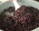 Foto langkah ke 4 dari resep Es Ketan Hitam Devina Hermawan.