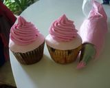 Foto del paso 10 de la receta Cupcakes de Hello Kitty