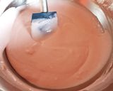 Une image de l'étape 5 de Bavarois aux fraises 🍓 coeur aux fruits rouges 😋.