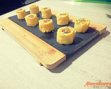 Foto del paso 4 de la receta: Rolls de tortilla rellenos de salmón, aguacate y queso de cabra