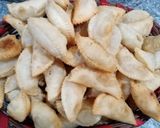 गुजिया (gujiya recipe in Hindi) रेसिपी चरण 7 फोटो