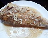 Hình bước làm 4 của món Cá một nắng chiên giòn sốt dấm ngọt