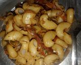 इंस्टेंट मैकरोनी (Instant macaroni recipe in Hindi) रेसिपी चरण 4 फोटो