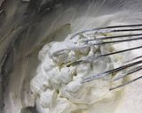 Une image de l'étape 2 de Verrines avocat / saumon fumé / chantilly citron ciboulette.