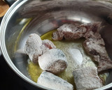 Foto del paso 1 de la receta: Guiso de caballa con patatas y alcachofas