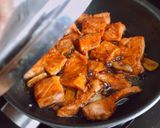 Hình bước làm 4 của món Cá Hồi Kho Tiêu