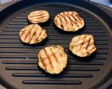 Foto del passaggio 1 della ricetta Melanzane grigliate, alla piastra o in padella velocissime da fare #iocucinosostenibile