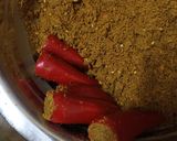 भरवा लाल मिर्च अचार (bharwa lal mirch achar recipe in Hindi) रेसिपी चरण 3 फोटो