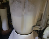 A picture of step 3 of Dates n banana smoothie.