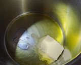 A picture of step 2 of Shrimp Scampi.