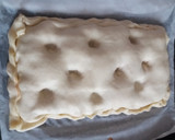 Foto del paso 3 de la receta: Empanada de atún, con huevo, verduras y aceitunas