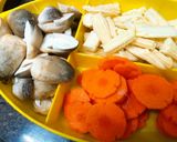 รูปขั้นตอนการทำที่ 2 ของ ราดหน้าหมูหมัก