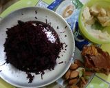 A picture of step 1 of Beet roots halwa.