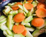 Hình bước làm 3 của món Bí xanh lá chanh