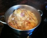 Foto del paso 4 de la receta: Codillo de cerdo en salsa al Oporto con setas shiitake