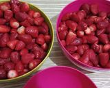 صورة لخطوة 1 من وصفة طريقه الاحتفاظ بفراولة 🍓🍓🍓🍓 في فريزر