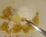 Foto del paso 2 de la receta: Bolitas de plátano maduro con queso