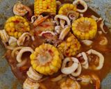 Foto langkah ke 5 dari resep Cumi Udang Saos Padang.