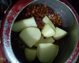 चटपटी चना आलू चाट (Chatpati chana aloo chaat recipe in Hindi) रेसिपी चरण 2 फोटो