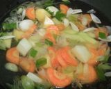 Foto langkah ke 4 dari resep Sayur bening wortel, labu siam, kentang dan telur.
