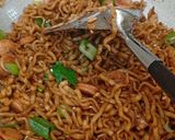 Foto langkah ke 6 dari resep Mie Pipih Goreng.