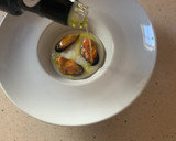 Foto del paso 7 de la receta: Mejillones, parmentier de papa, AOVE y pimentón