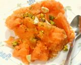 A picture of step 7 of Kesariya sooji halwa.