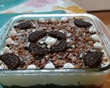 A picture of step 7 of Oreo cream pudding.