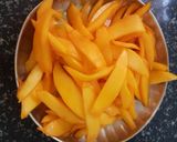 A picture of step 8 of Mango flower tart.