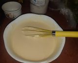 Hình bước làm 4 của món Bánh bông lan bằng nồi cơm không cần sữa