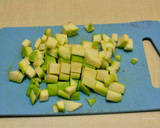 Foto del paso 1 de la receta: Tortilla de merluza y calabacín con un toque de perejil - Apto para personas con diabetes