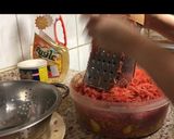 A picture of step 2 of Jhat pat muttka gajer ka halwa.