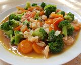 Foto langkah ke 8 dari resep Ca brokoli udang.