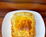 Foto langkah ke 2 dari resep Garlic Cheese Bread.
